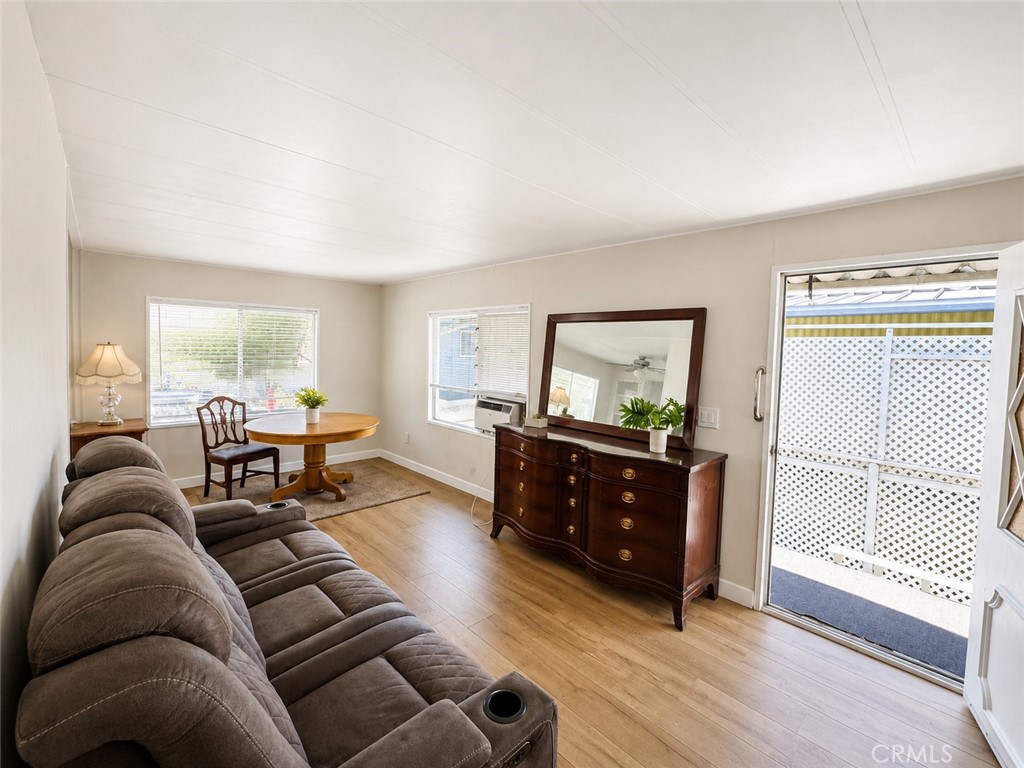 15621 Beach 84 Property Photo 4