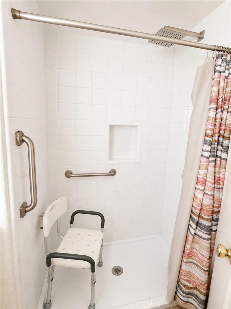 15621 Beach 84 Property Photo 5