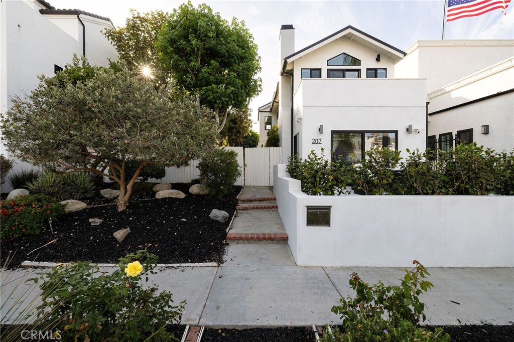 207 21st Property Photo 2
