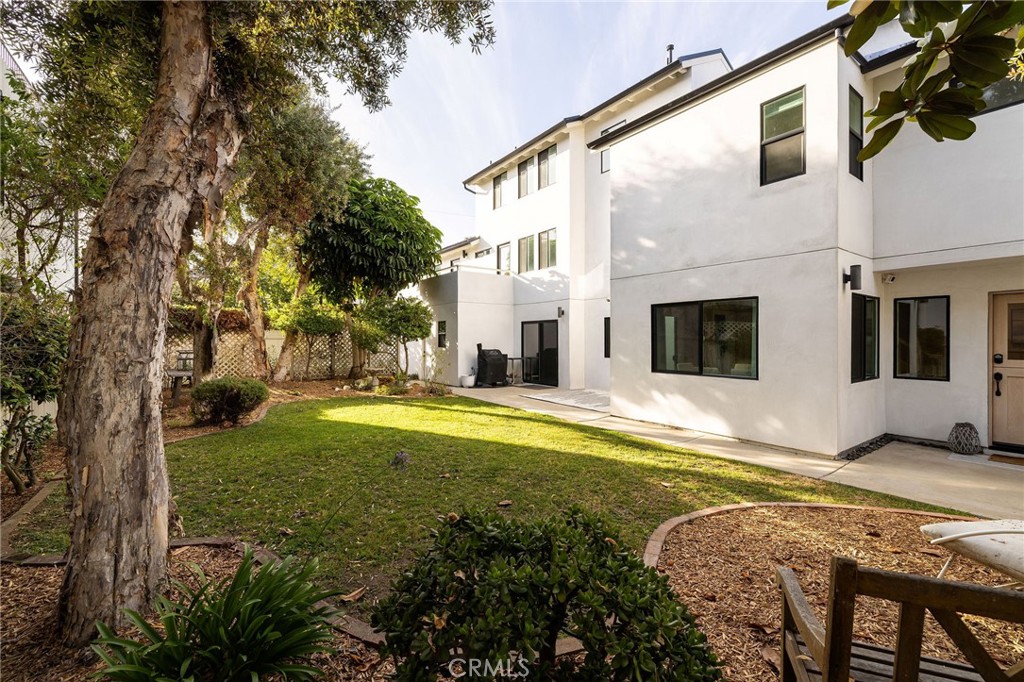207 21st Property Photo 6