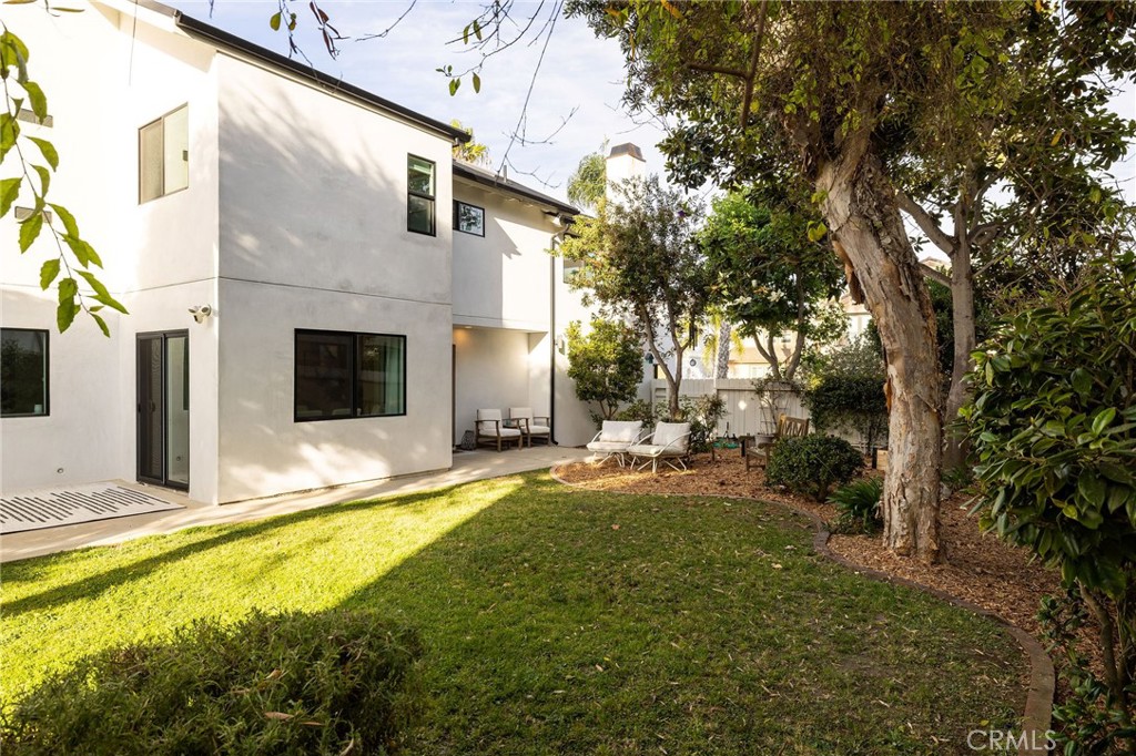 207 21st Property Photo 9