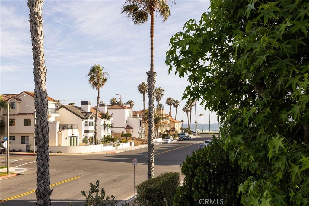 207 21st Property Photo 11