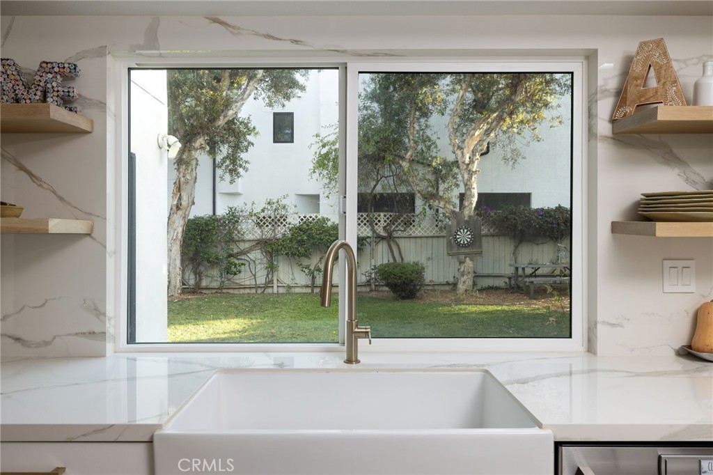 207 21st Property Photo 23
