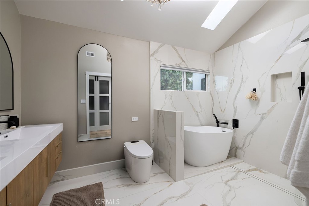 207 21st Property Photo 36