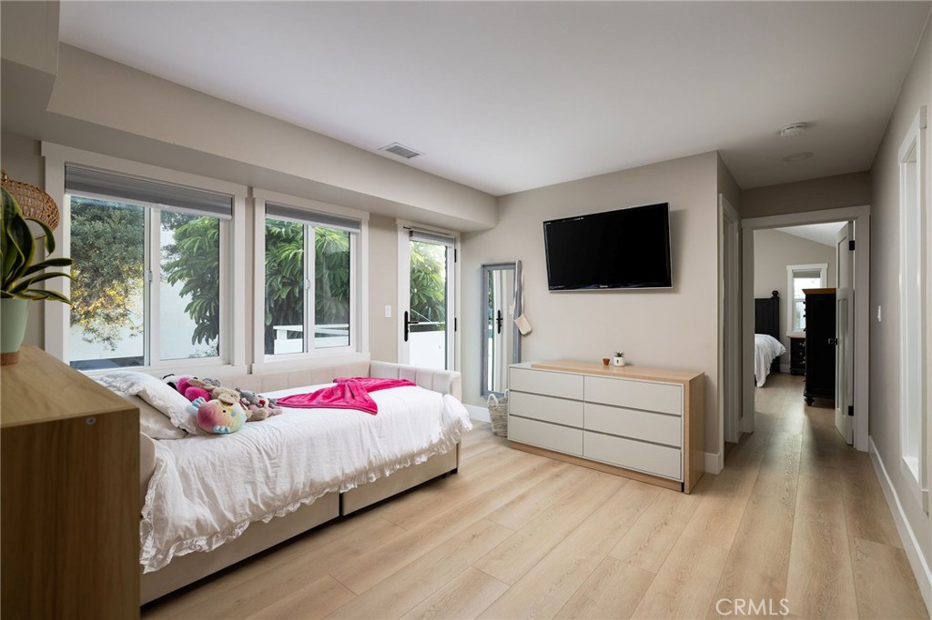 207 21st Property Photo 40