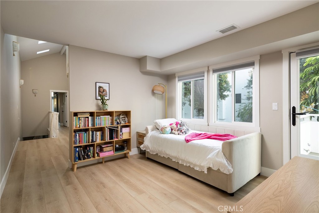 207 21st Property Photo 41
