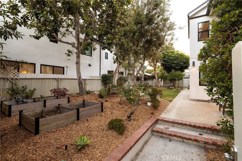207 21st Property Photo 57