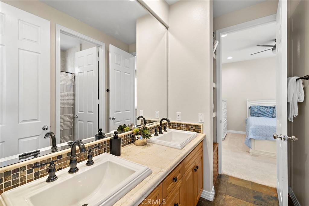 3 Caelum Property Photo 39