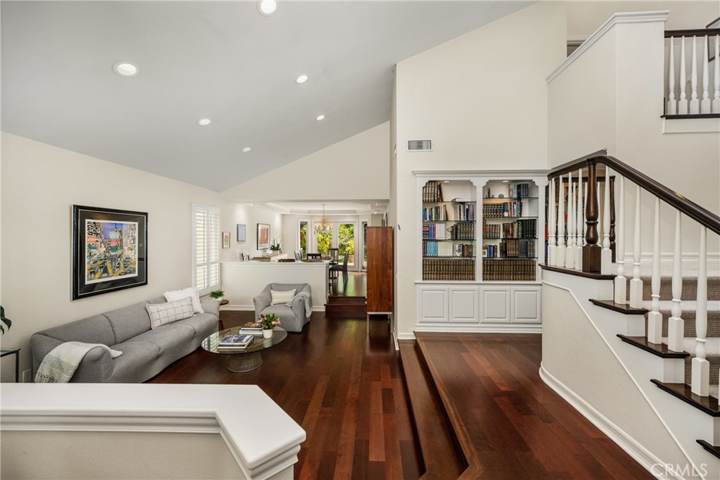 57 Emerald Property Photo 3