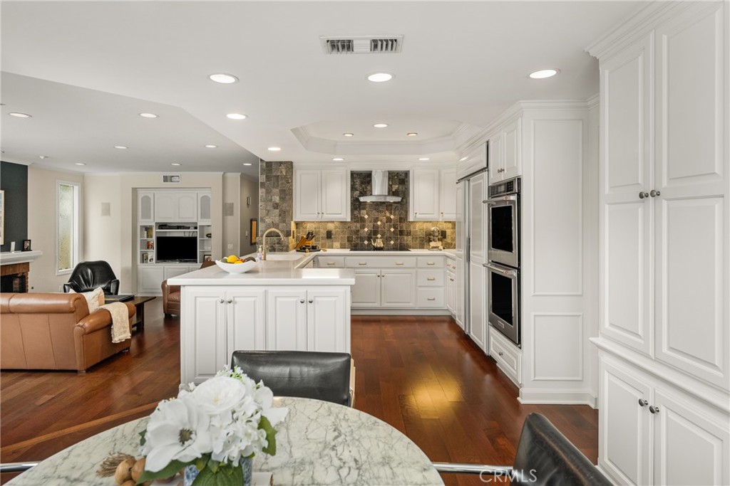 57 Emerald Property Photo 6