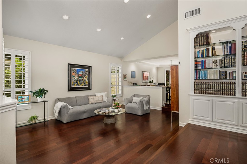 57 Emerald Property Photo 15