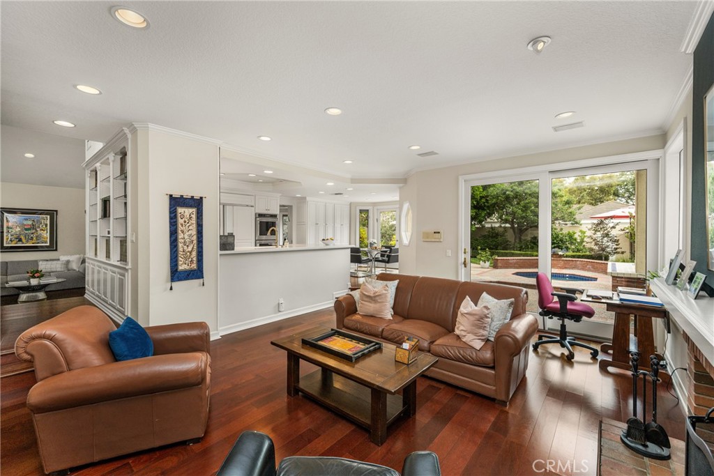57 Emerald Property Photo 25