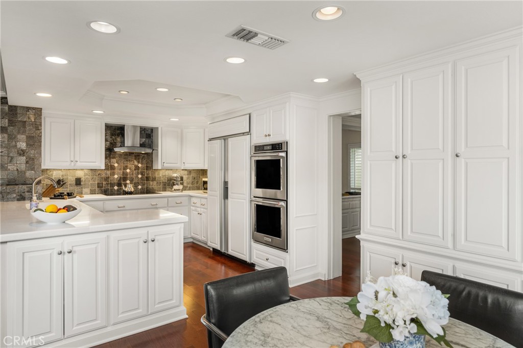 57 Emerald Property Photo 29