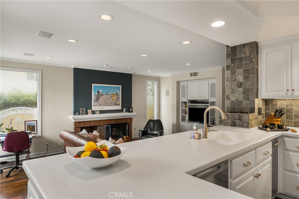57 Emerald Property Photo 31