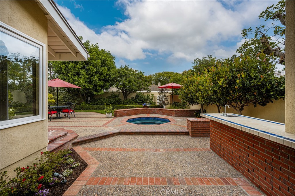 57 Emerald Property Photo 33