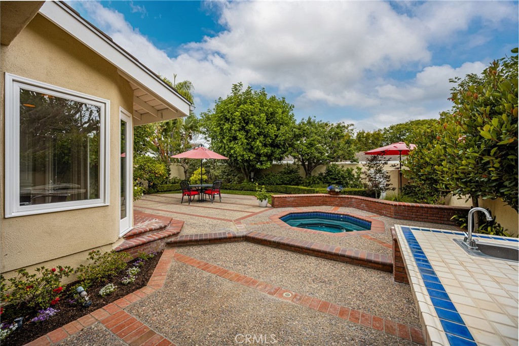 57 Emerald Property Photo 34