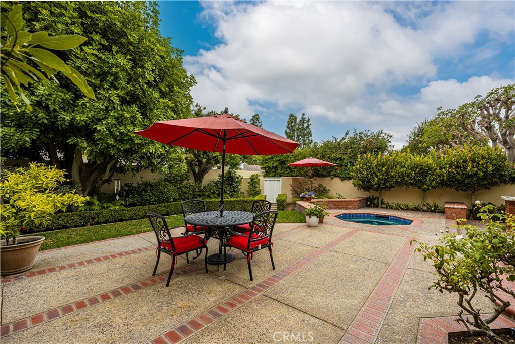 57 Emerald Property Photo 36
