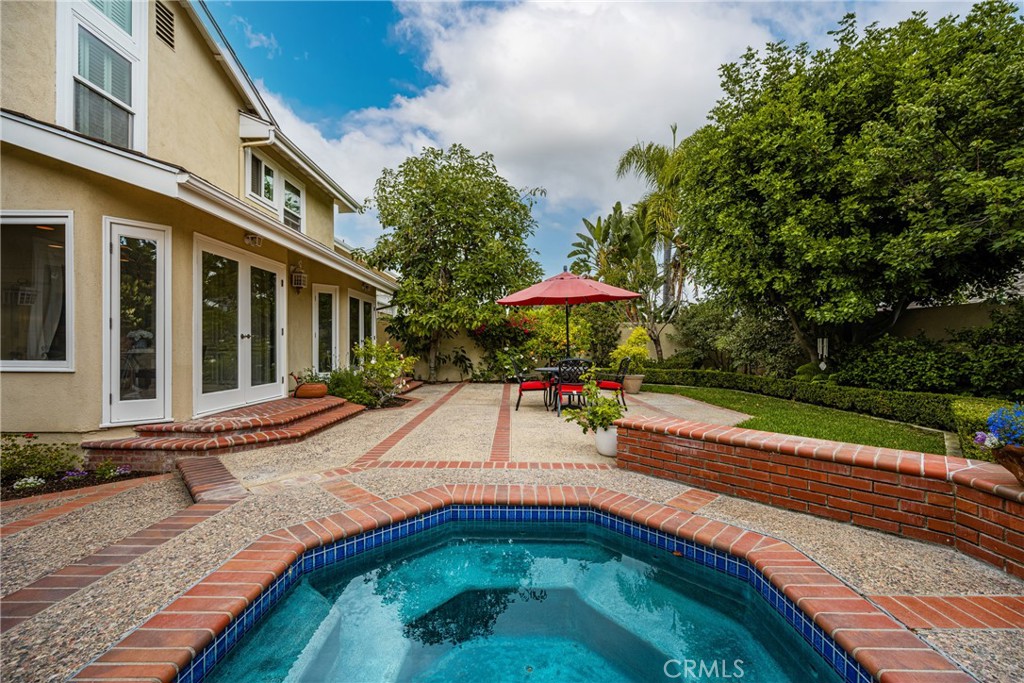 57 Emerald Property Photo 38