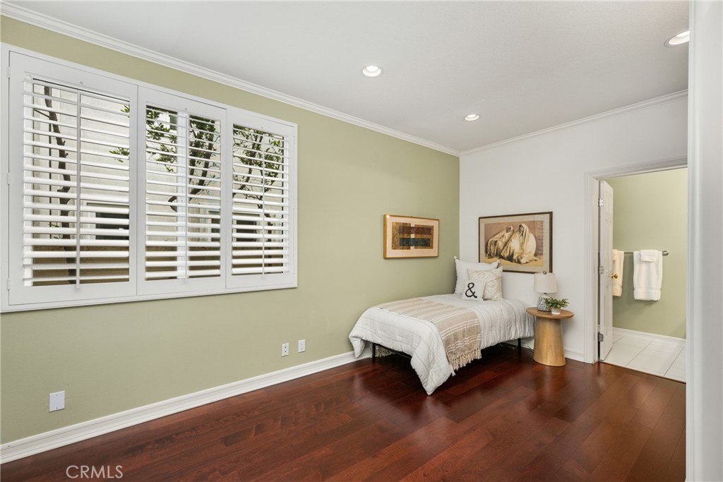 57 Emerald Property Photo 40