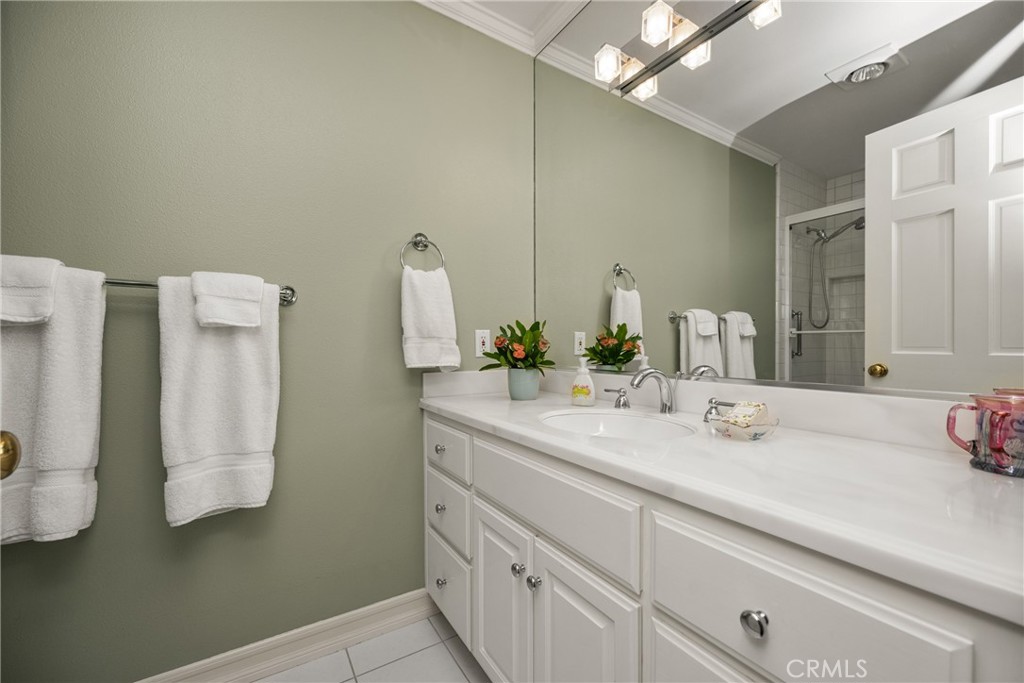 57 Emerald Property Photo 44