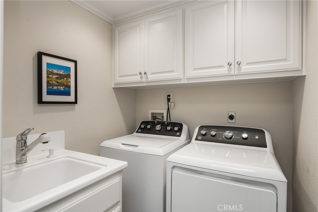 57 Emerald Property Photo 46