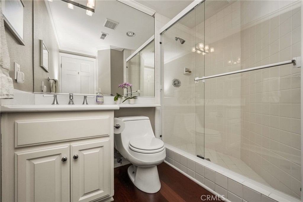 57 Emerald Property Photo 48