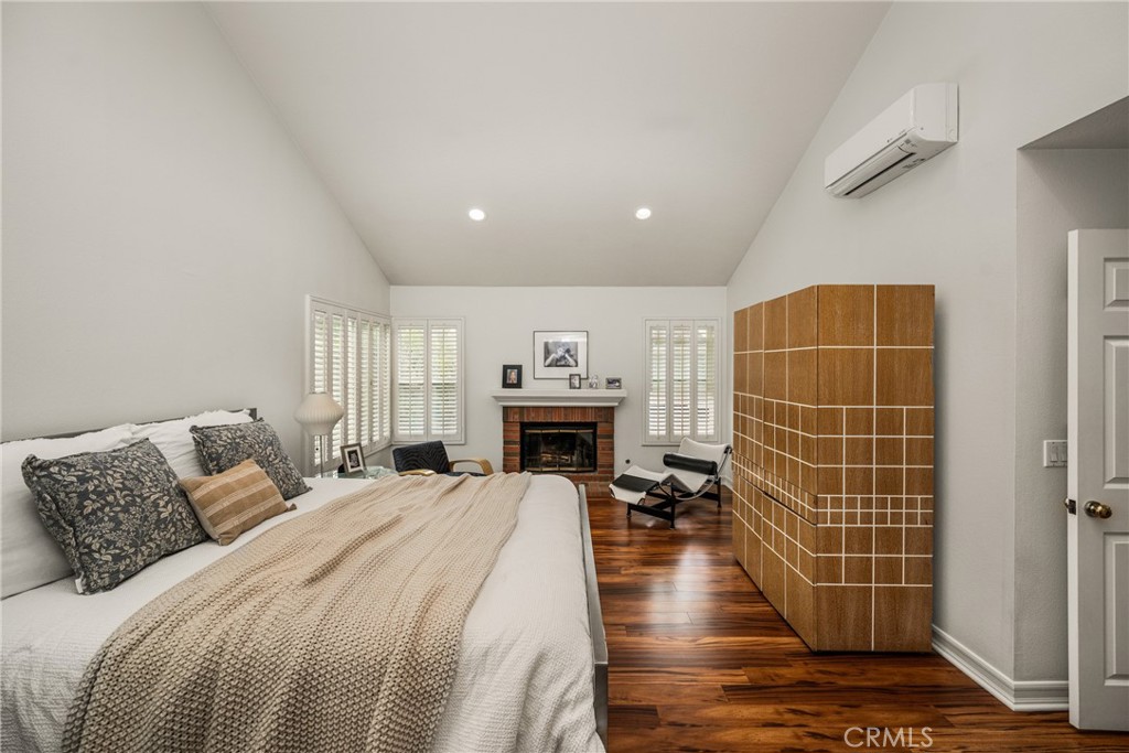 57 Emerald Property Photo 52