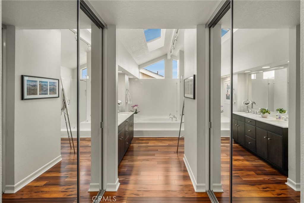 57 Emerald Property Photo 54