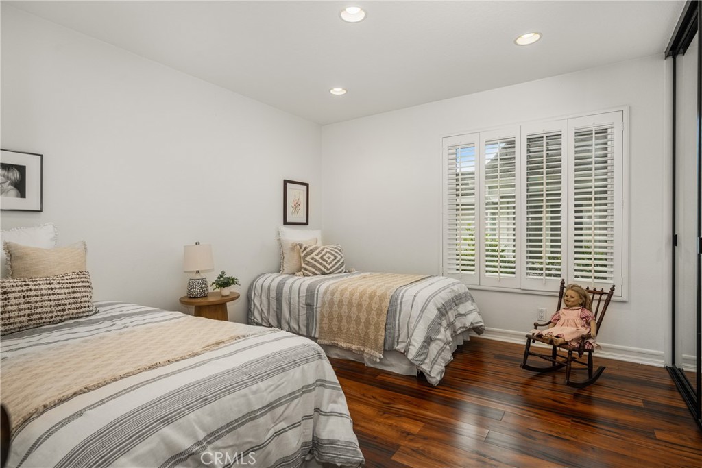 57 Emerald Property Photo 59