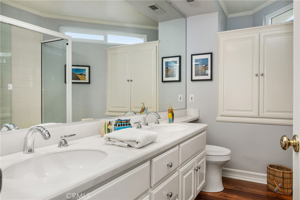 57 Emerald Property Photo 61