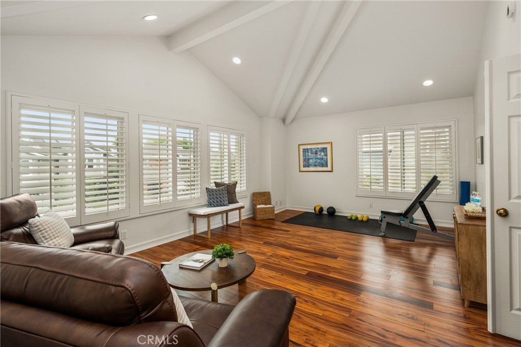 57 Emerald Property Photo 64