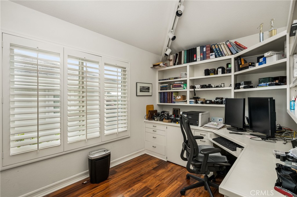 57 Emerald Property Photo 65
