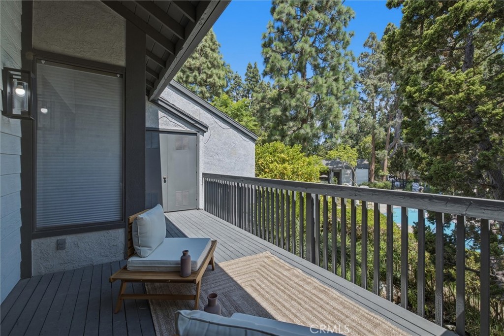 2538 W Macarthur Boulevard #j Property Photo 8