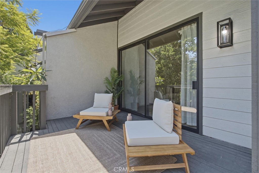 2538 W Macarthur Boulevard #j Property Photo 9