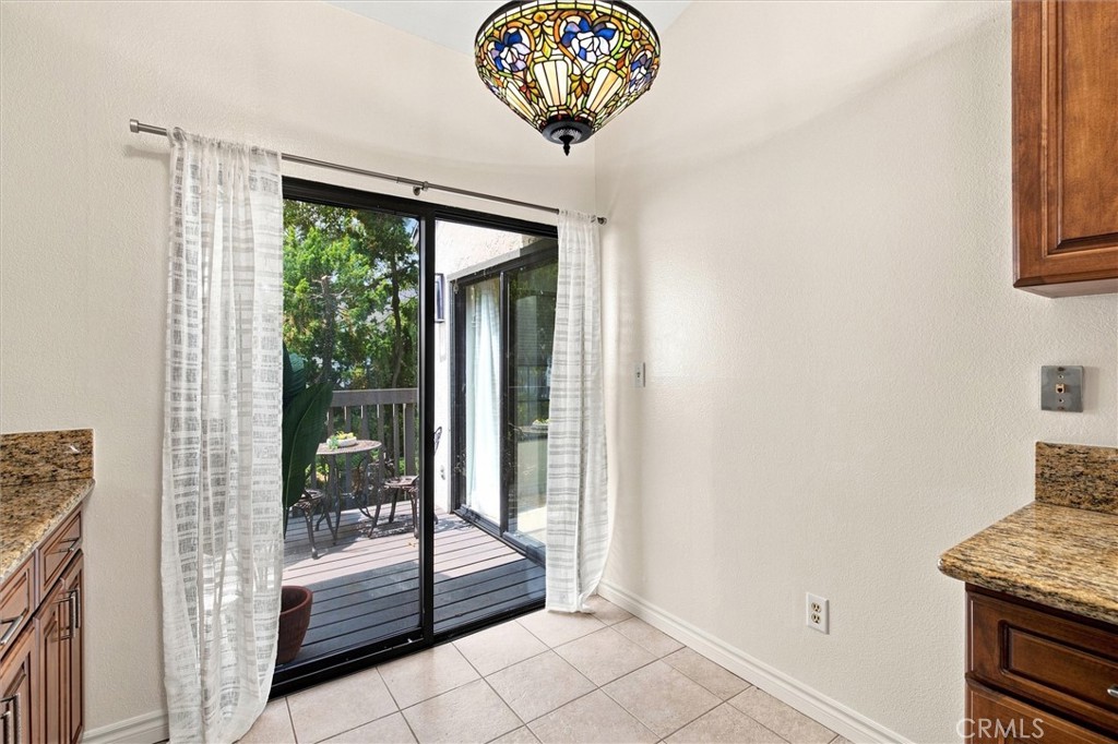 2538 W Macarthur Boulevard #j Property Photo 20