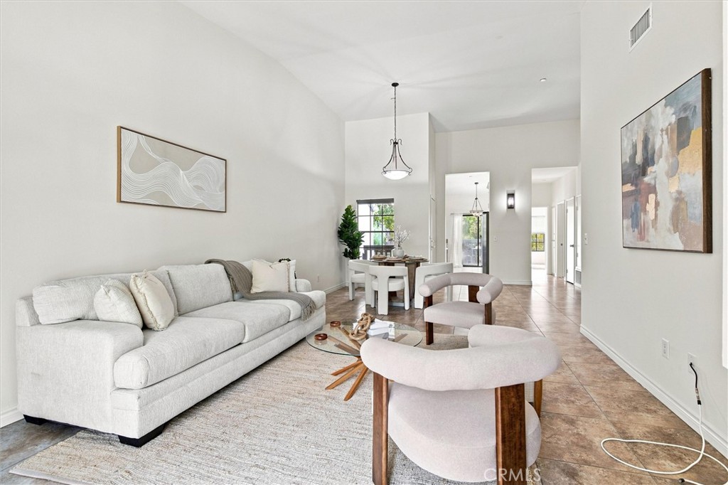 2538 W Macarthur Boulevard #j Property Photo 23