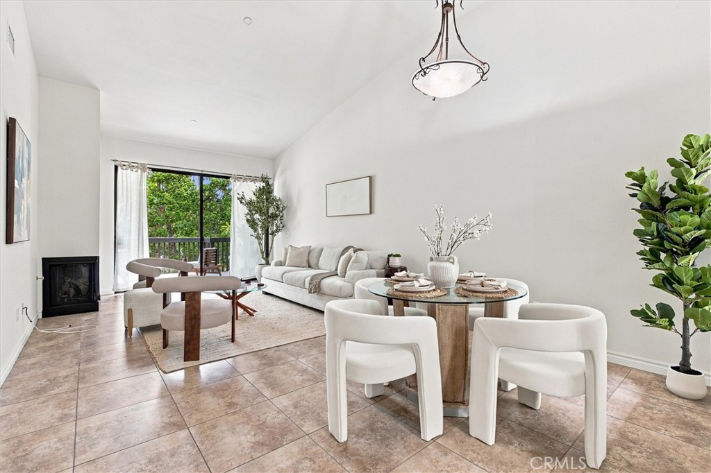 2538 W Macarthur Boulevard #j Property Photo 32