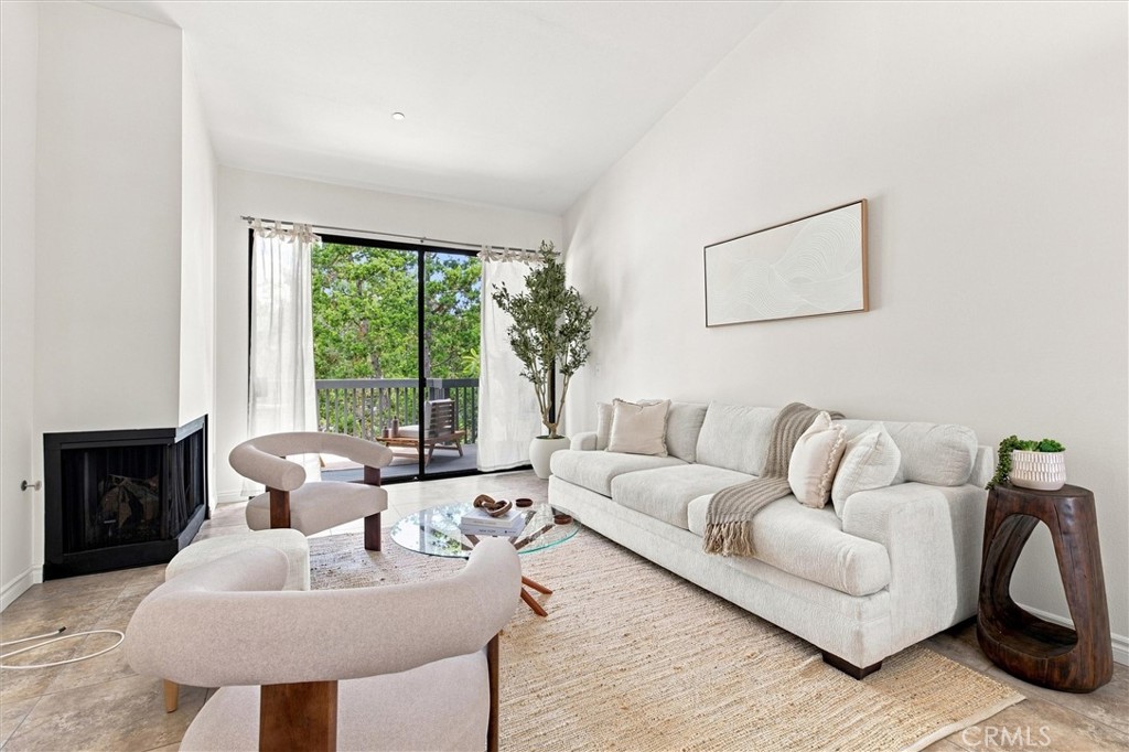 2538 W Macarthur Boulevard #j Property Photo 33