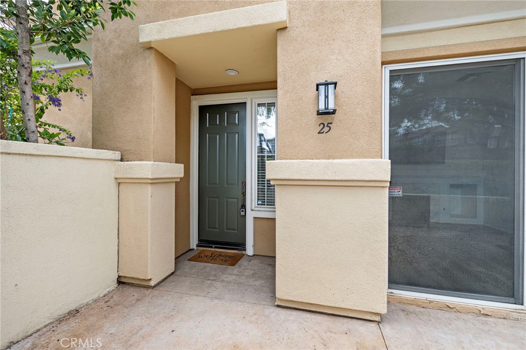 25 Via Vicini Property Photo 2