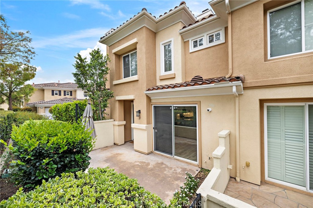 25 Via Vicini Property Photo 3