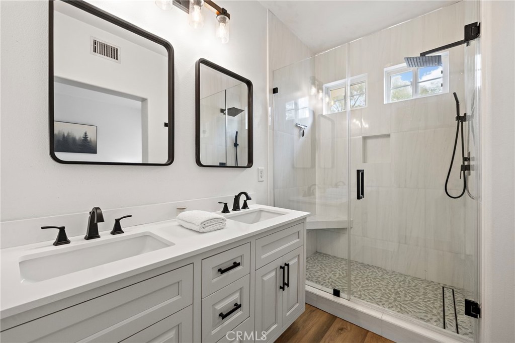 25 Via Vicini Property Photo 12