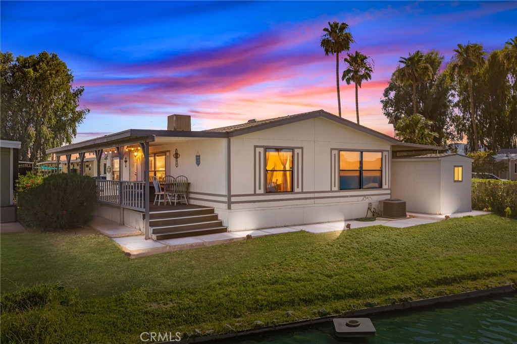 586 Channel Way Property Photo 1