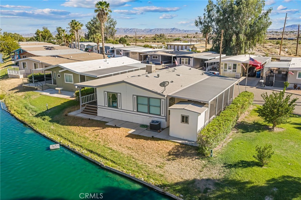 586 Channel Way Property Photo 2
