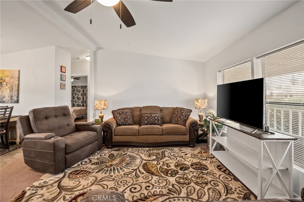 586 Channel Way Property Photo 10