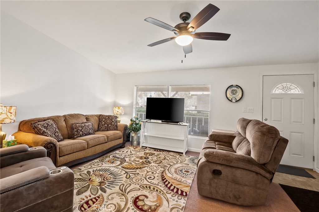 586 Channel Way Property Photo 17