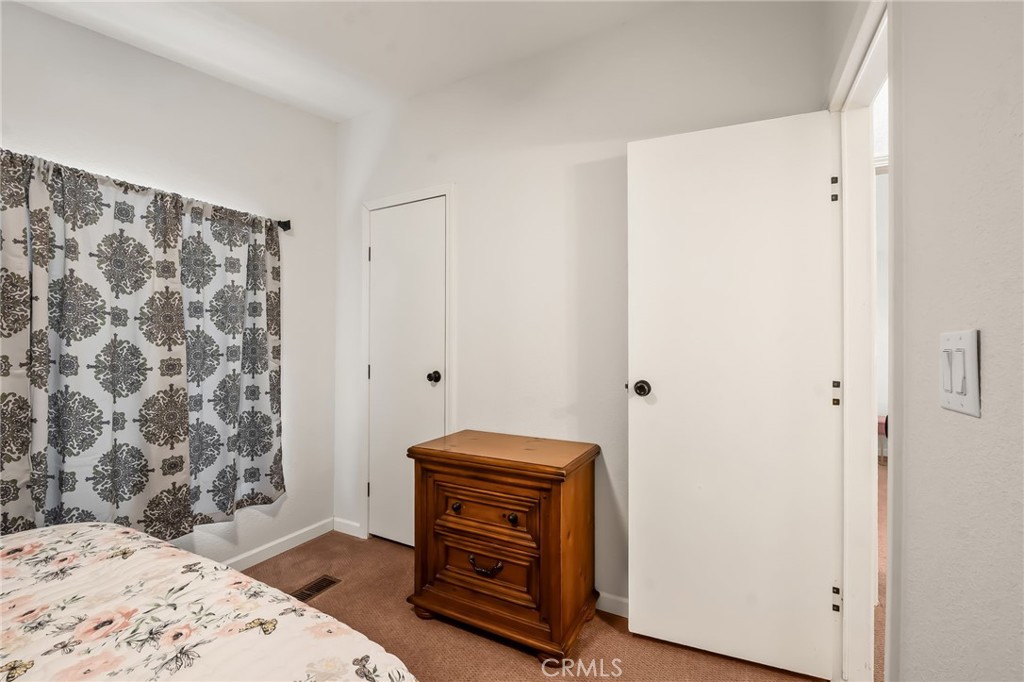 586 Channel Way Property Photo 24