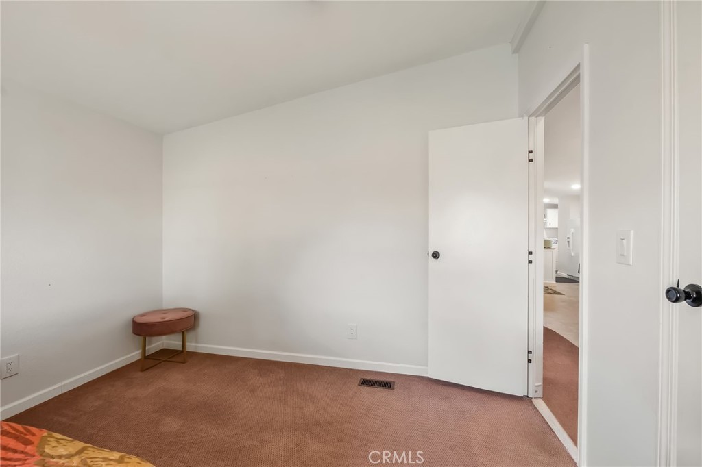 586 Channel Way Property Photo 27