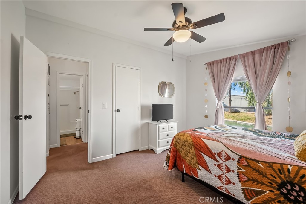 586 Channel Way Property Photo 28