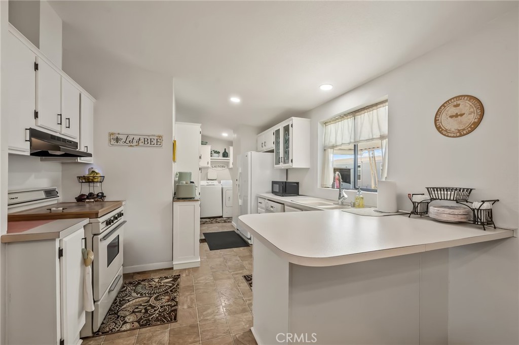 586 Channel Way Property Photo 31