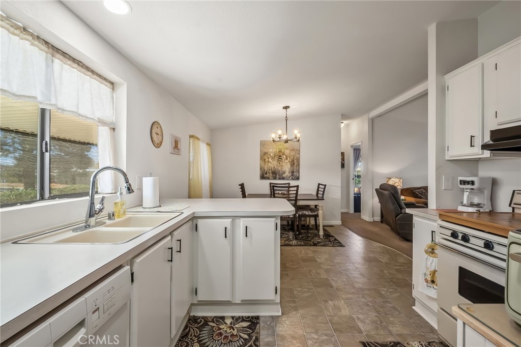 586 Channel Way Property Photo 34